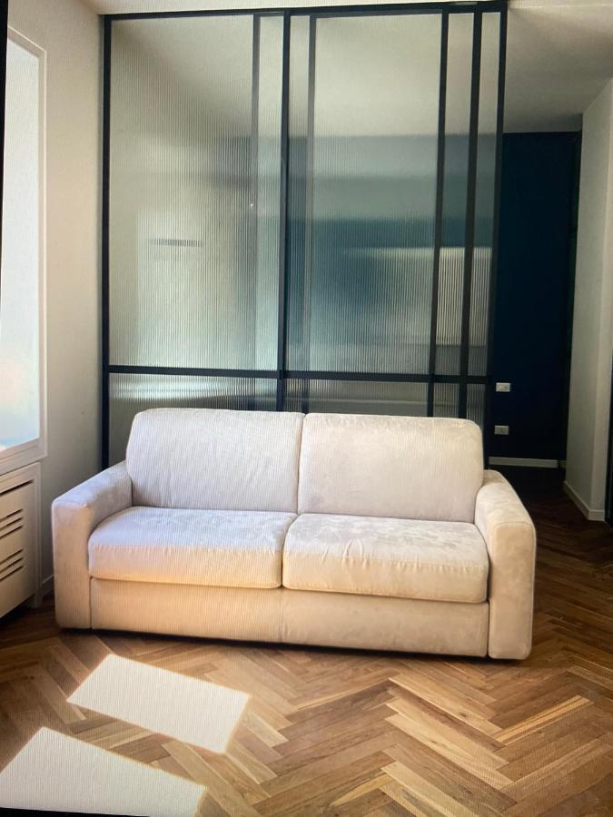 - Delizioso In Pieno Centro. Fancy Yellow Appartamento